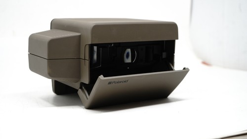 Polaroid close stand - close,
